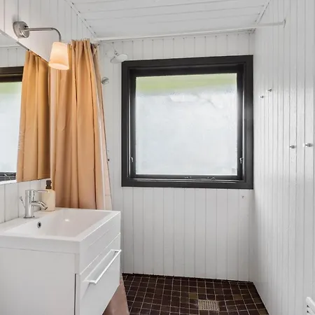 3 Bedroom Pet Friendly In Fåborg